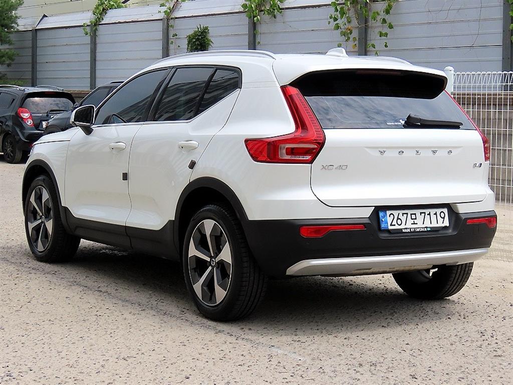 Volvo XC40 - Vista 3