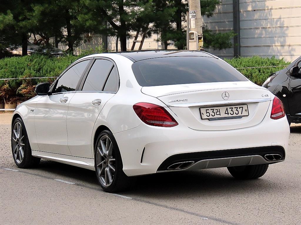 Mercedes Benz C Class - Vista 3
