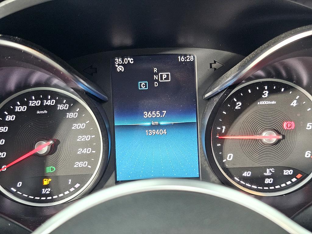Mercedes Benz C Class - Vista 9