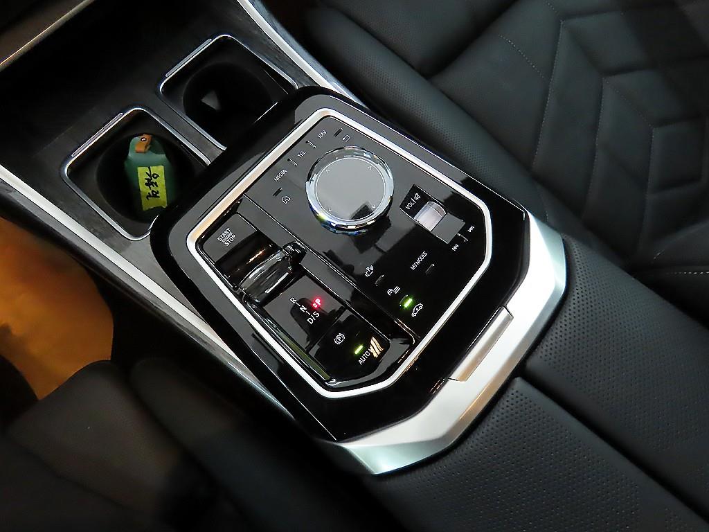 BMW 7 Series - Vista 12