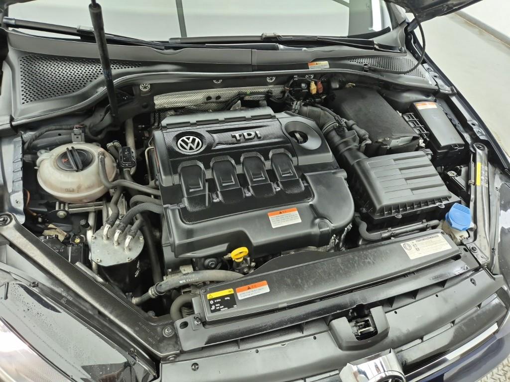 Volkswagen Golf - Vista 8
