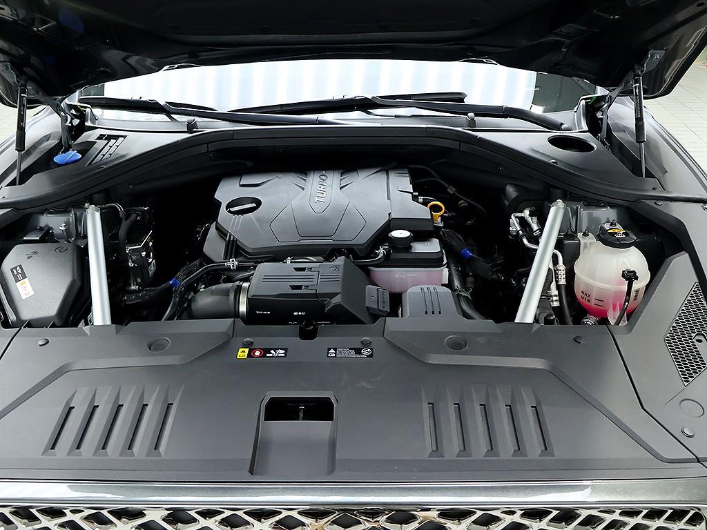Genesis GV70 - Vista 9