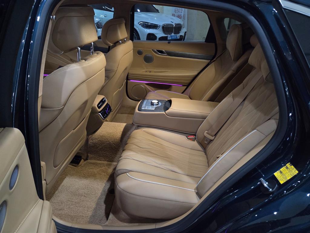 Genesis G80 - Vista 9