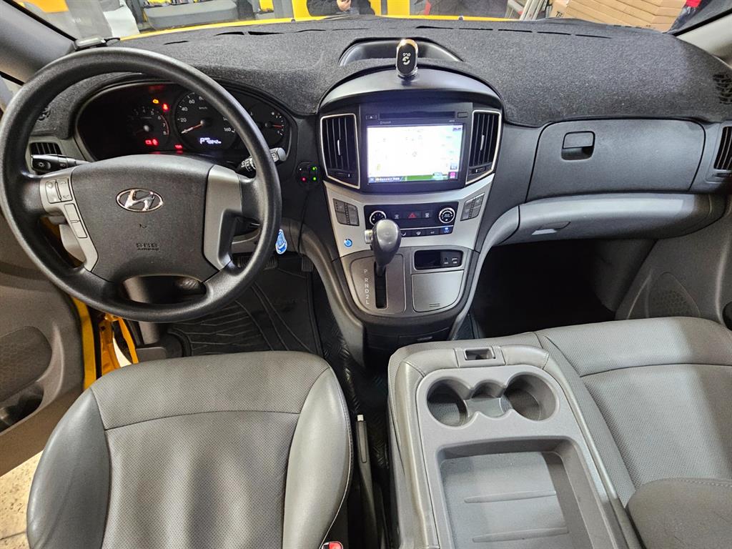 HYUNDAI Starex 2019 Amarillo - Importación desde Corea - HF Imports Iquique - Foto 13