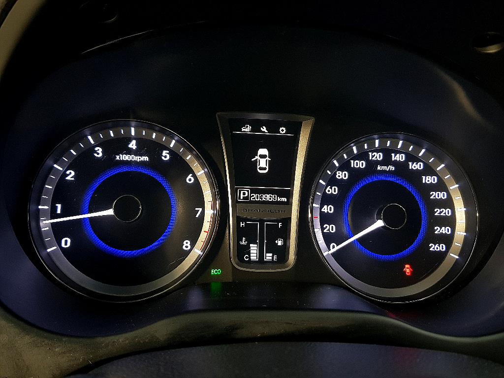HYUNDAI Grandeur - Vista 9