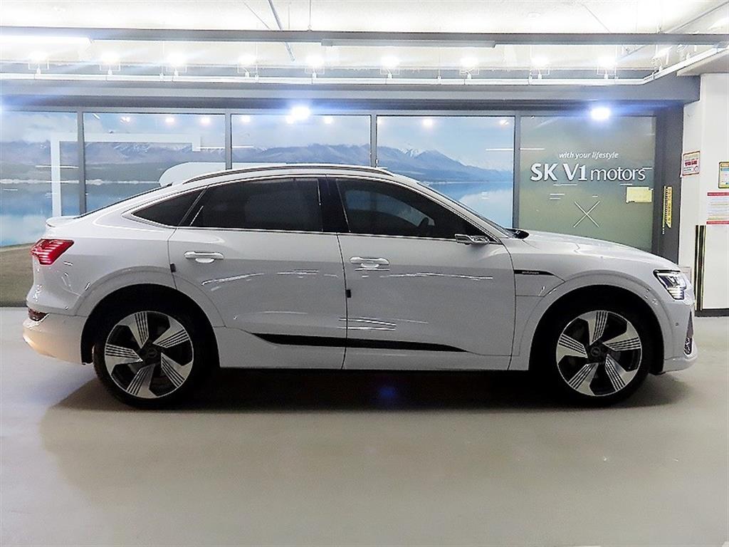 Audi e-Tron - Vista 3