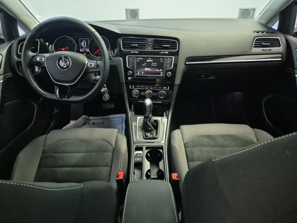 Volkswagen Golf - Vista 9