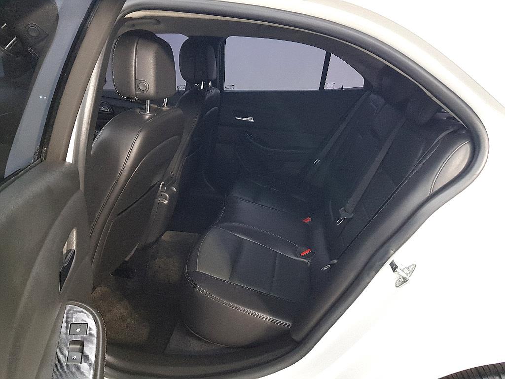 Chevrolet Malibu - Vista 10