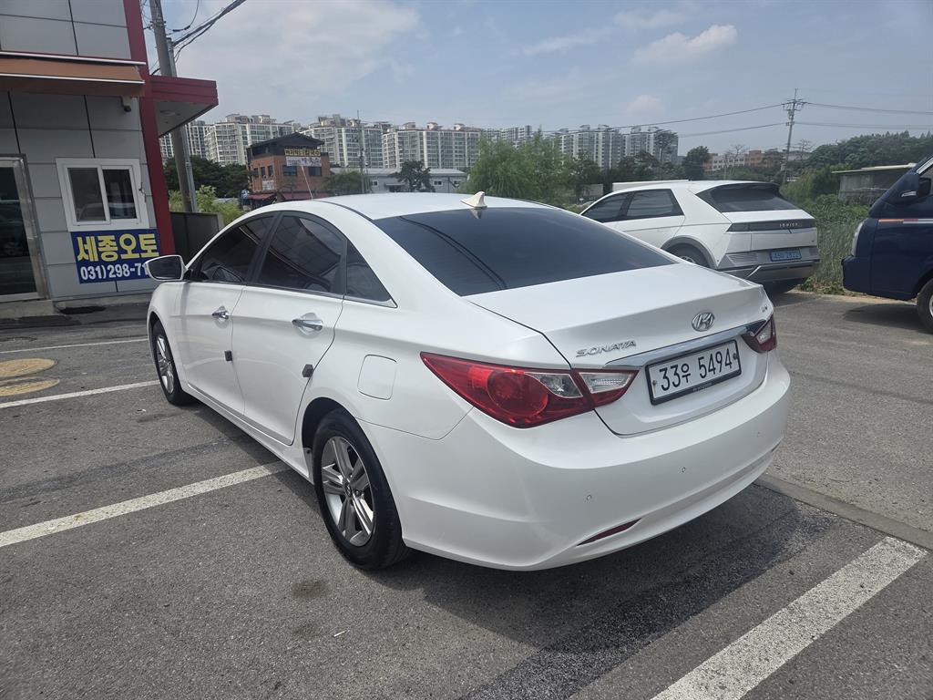 HYUNDAI Sonata - Vista 8