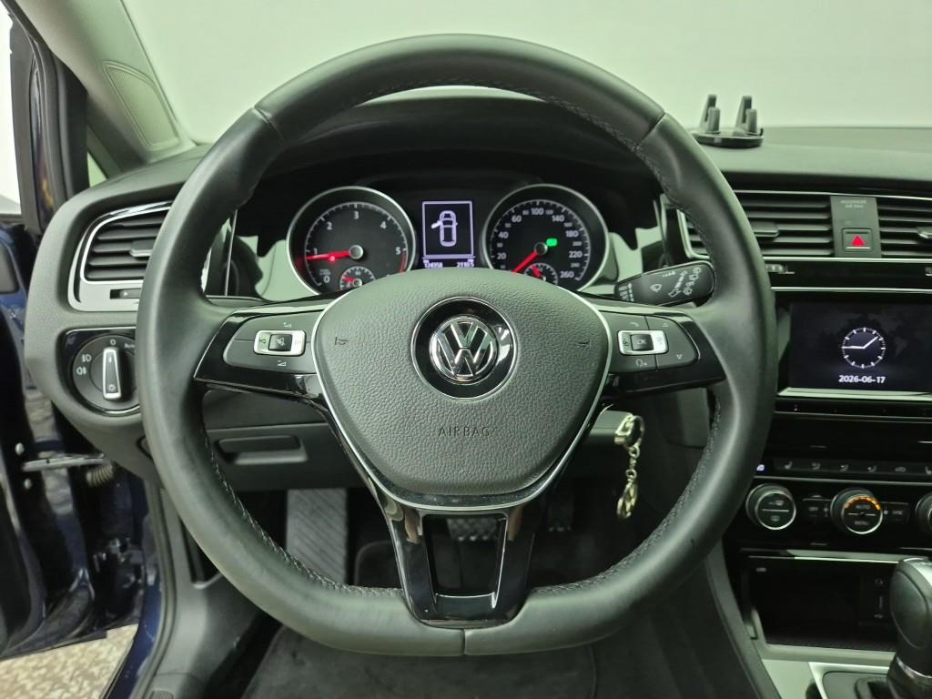Volkswagen Golf - Vista 11