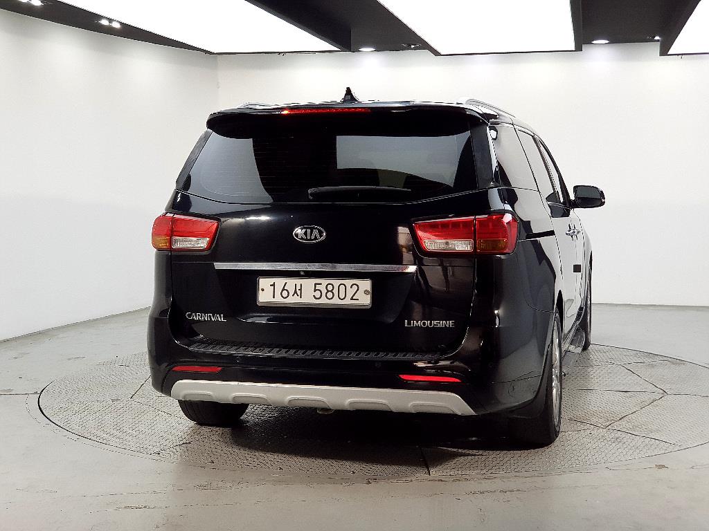 KIA Carnival - Vista 3