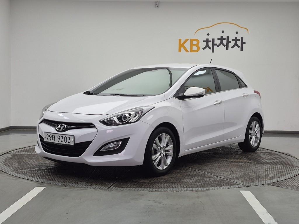 HYUNDAI i30 2013 Blanco - Importación desde Corea - HF Imports Iquique - Foto 1