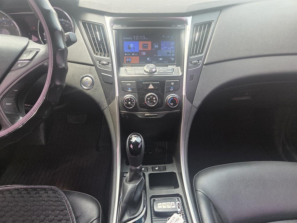 HYUNDAI Sonata - Vista 12
