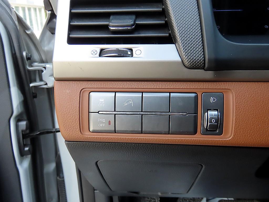 Ssangyong Rexton 2018 Plateado - Importación desde Corea - HF Imports Iquique - Foto 14