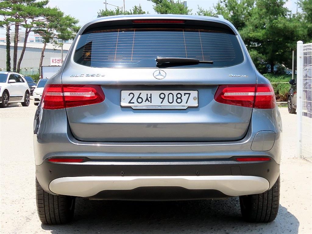 Mercedes Benz GLC Class - Vista 6