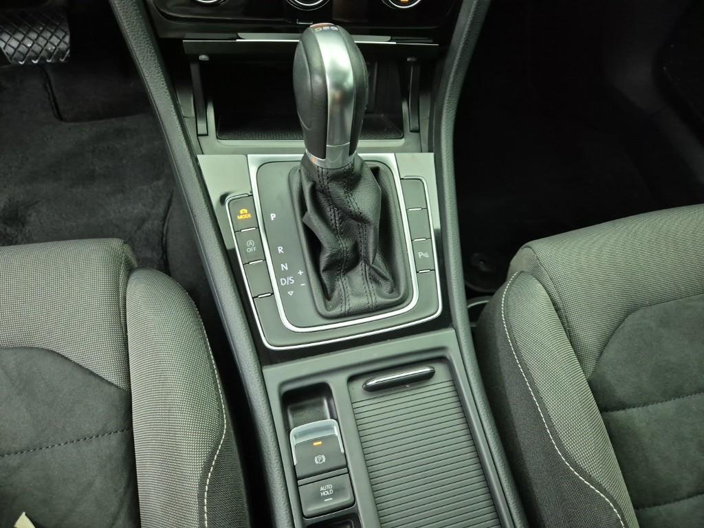 Volkswagen Golf - Vista 10