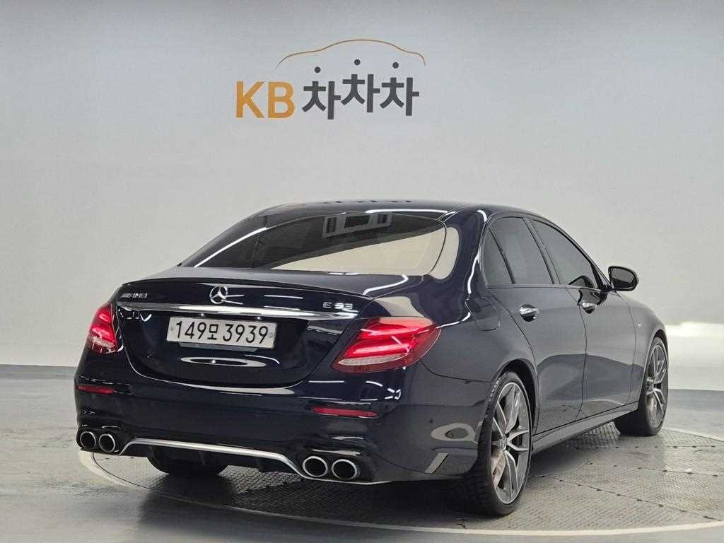 Mercedes Benz E class - Vista 3