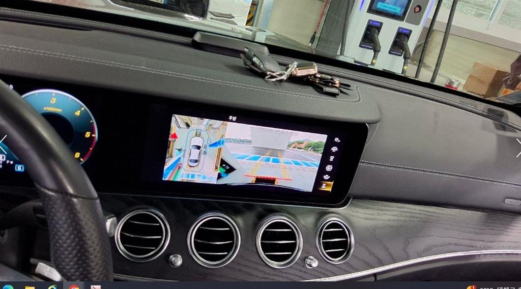 Mercedes Benz E class - Vista 10