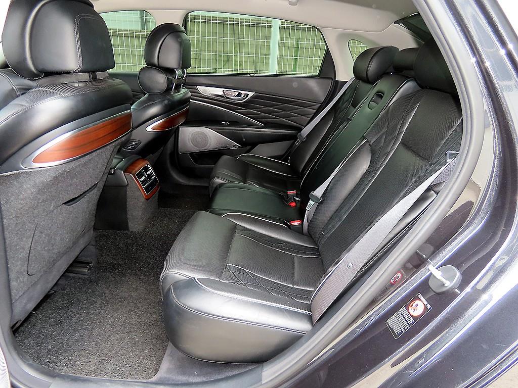 KIA K9 - Vista 8