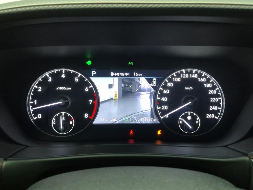 Genesis G90 - Vista 9