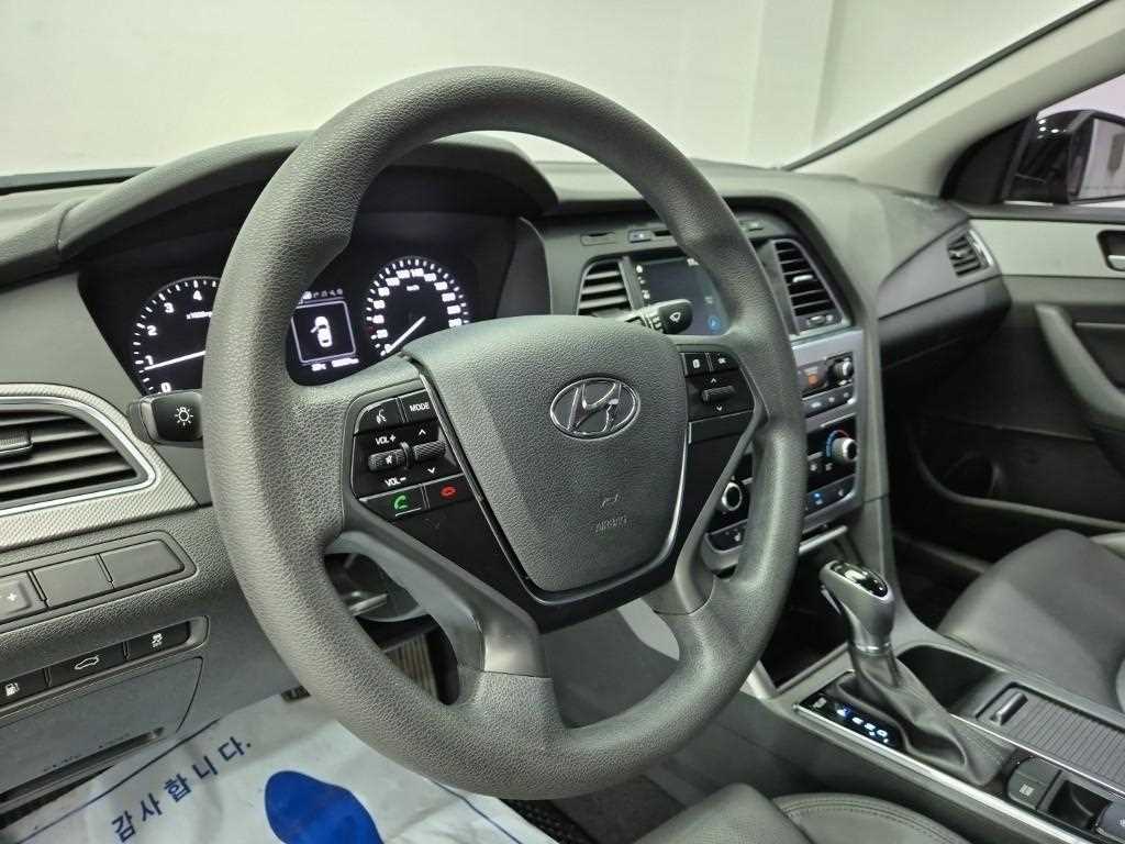 HYUNDAI Sonata - Vista 11
