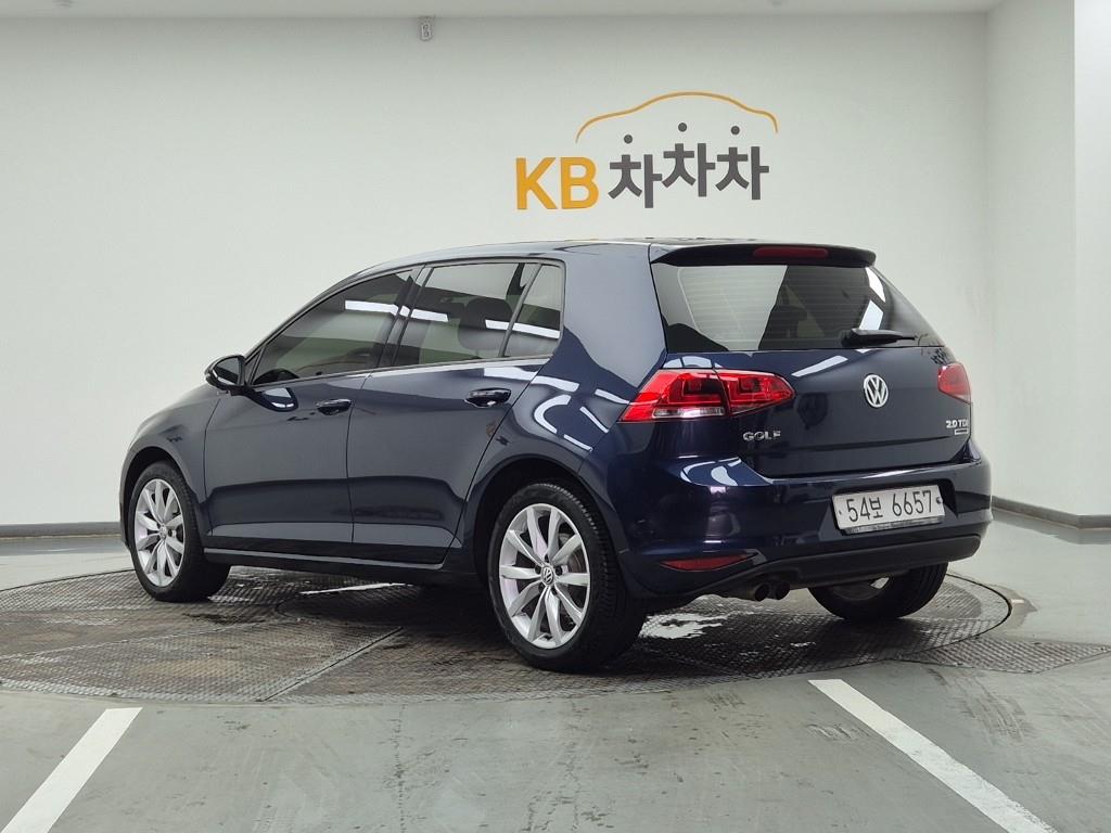 Volkswagen Golf - Vista 3