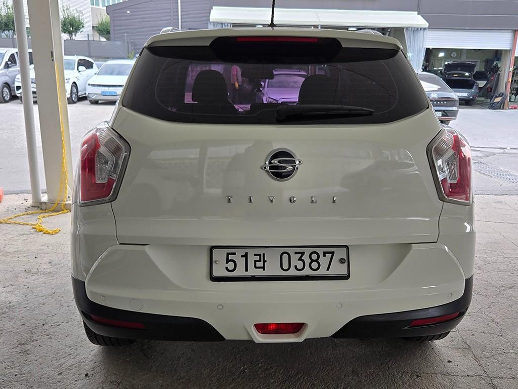 Ssangyong Tivoli - Vista 6