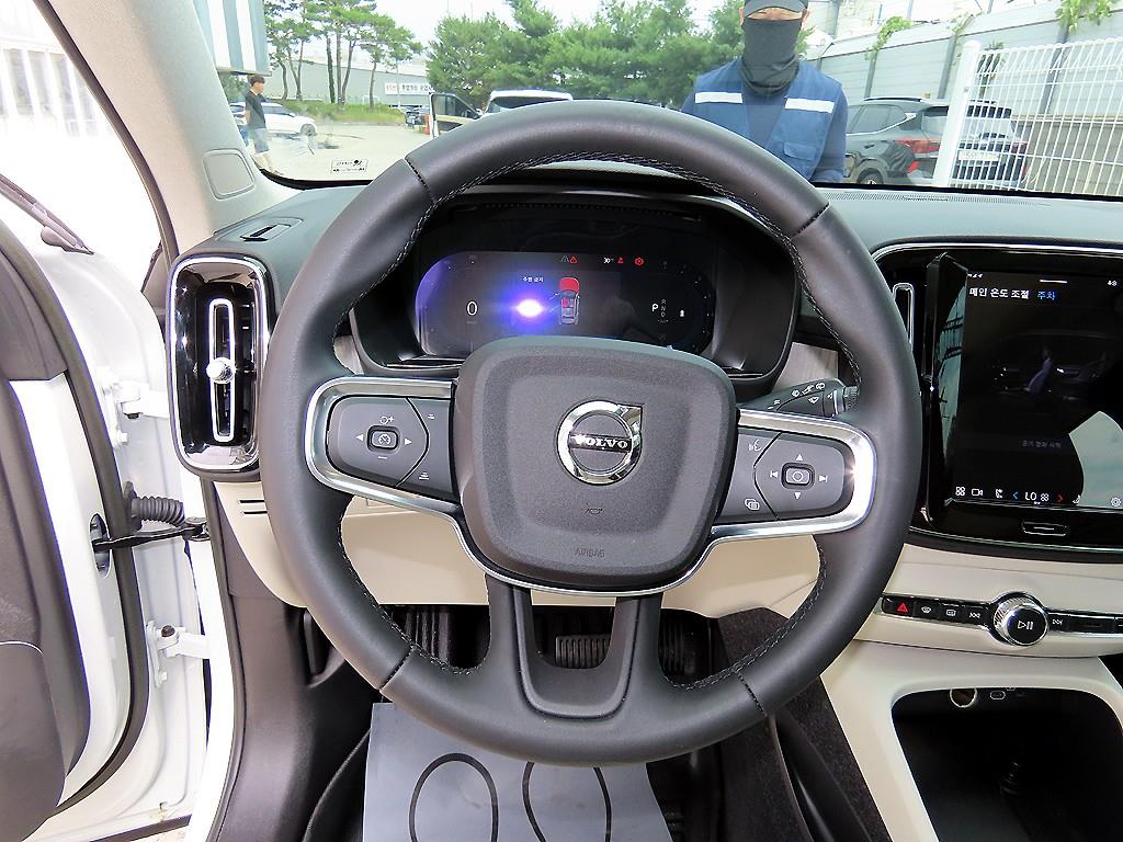 Volvo XC40 - Vista 10
