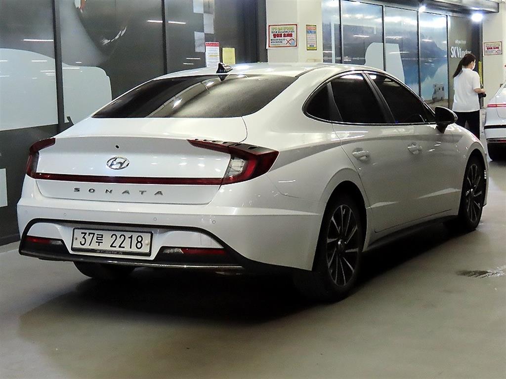 HYUNDAI Sonata - Vista 6
