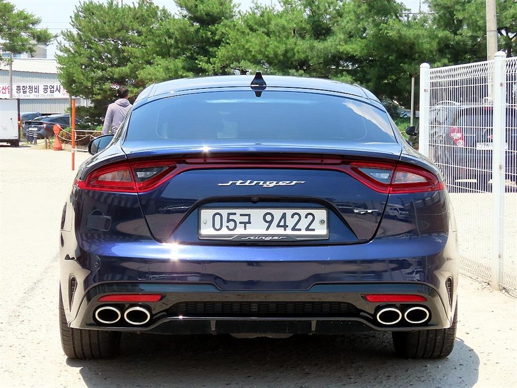 KIA Stinger - Vista 6