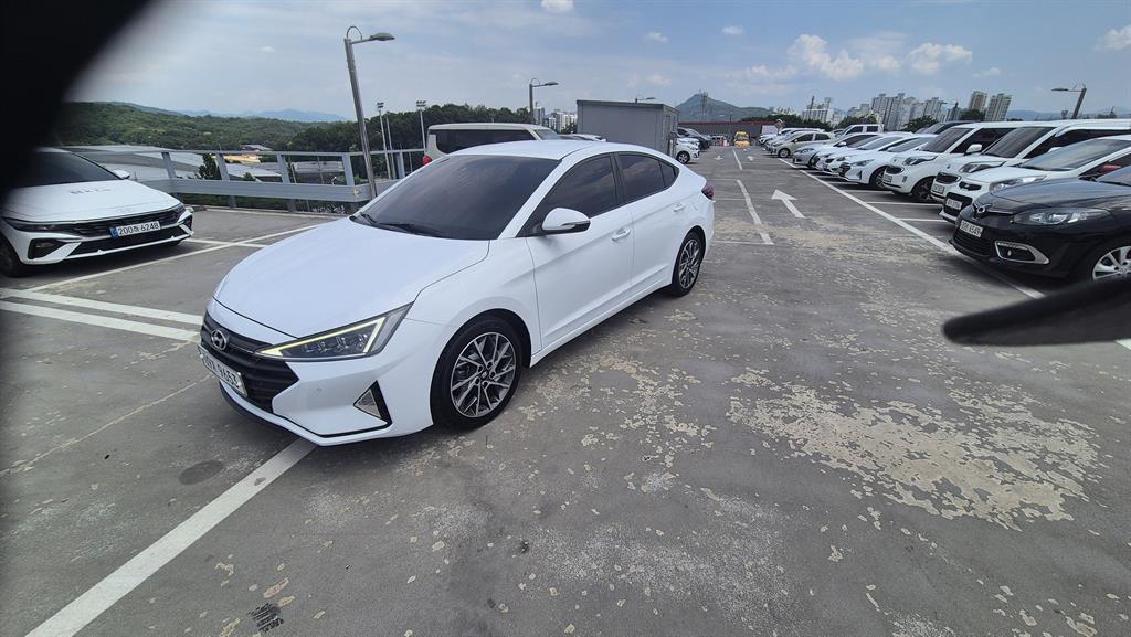 HYUNDAI Avante 2019 Blanco - Importación desde Corea - HF Imports Iquique - Foto 1