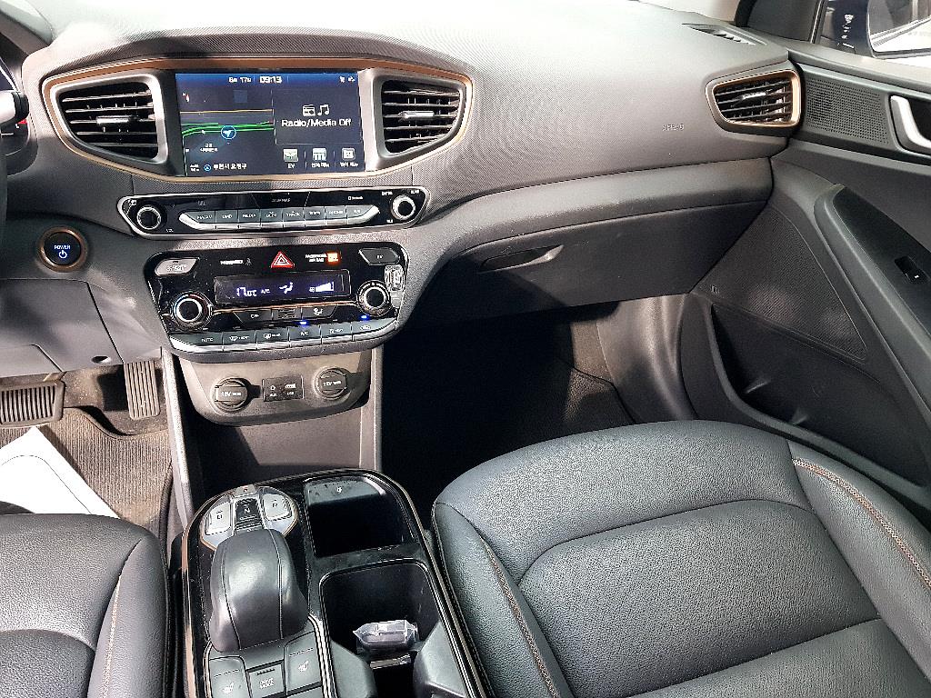 HYUNDAI Ioniq - Vista 12