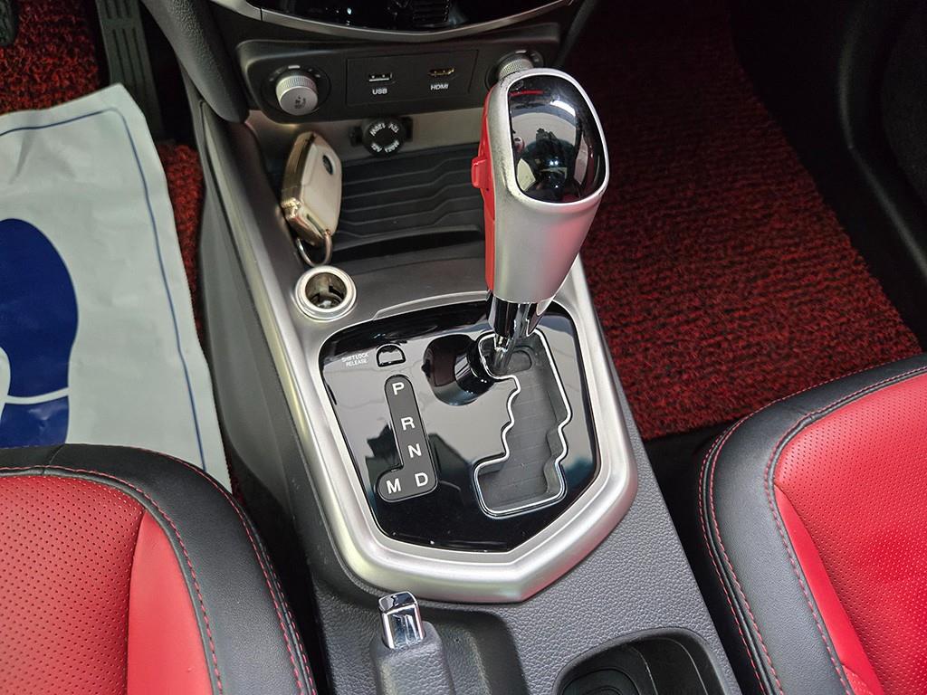 Ssangyong Tivoli 2015 Blanco - Importación desde Corea - HF Imports Iquique - Foto 13
