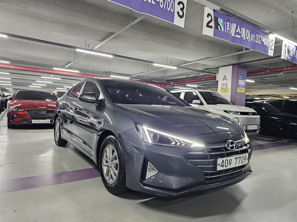 HYUNDAI Avante - Vista 2