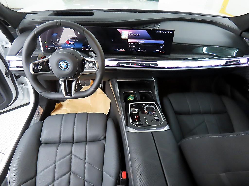 BMW 7 Series - Vista 9