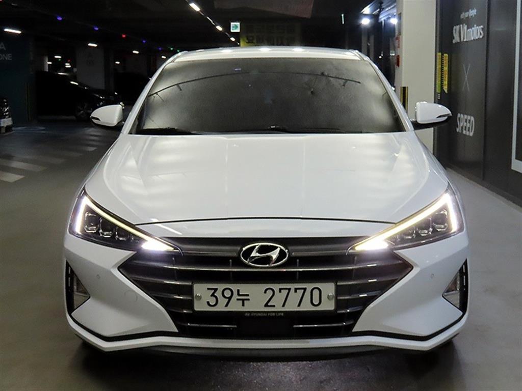 HYUNDAI Avante - Vista 2