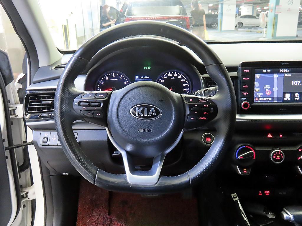 KIA Stonic - Vista 10
