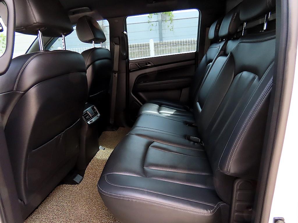 Ssangyong Rexton - Vista 8