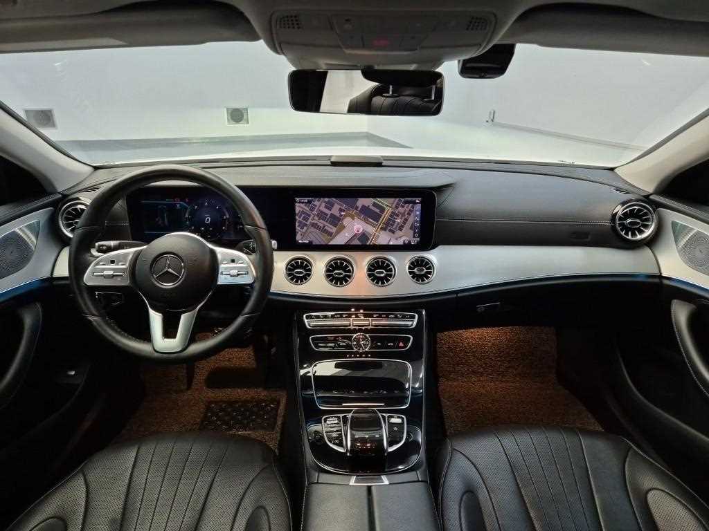 Mercedes Benz CLS Class - Vista 9
