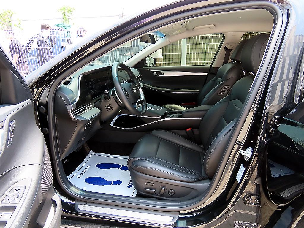 HYUNDAI Grandeur - Vista 7