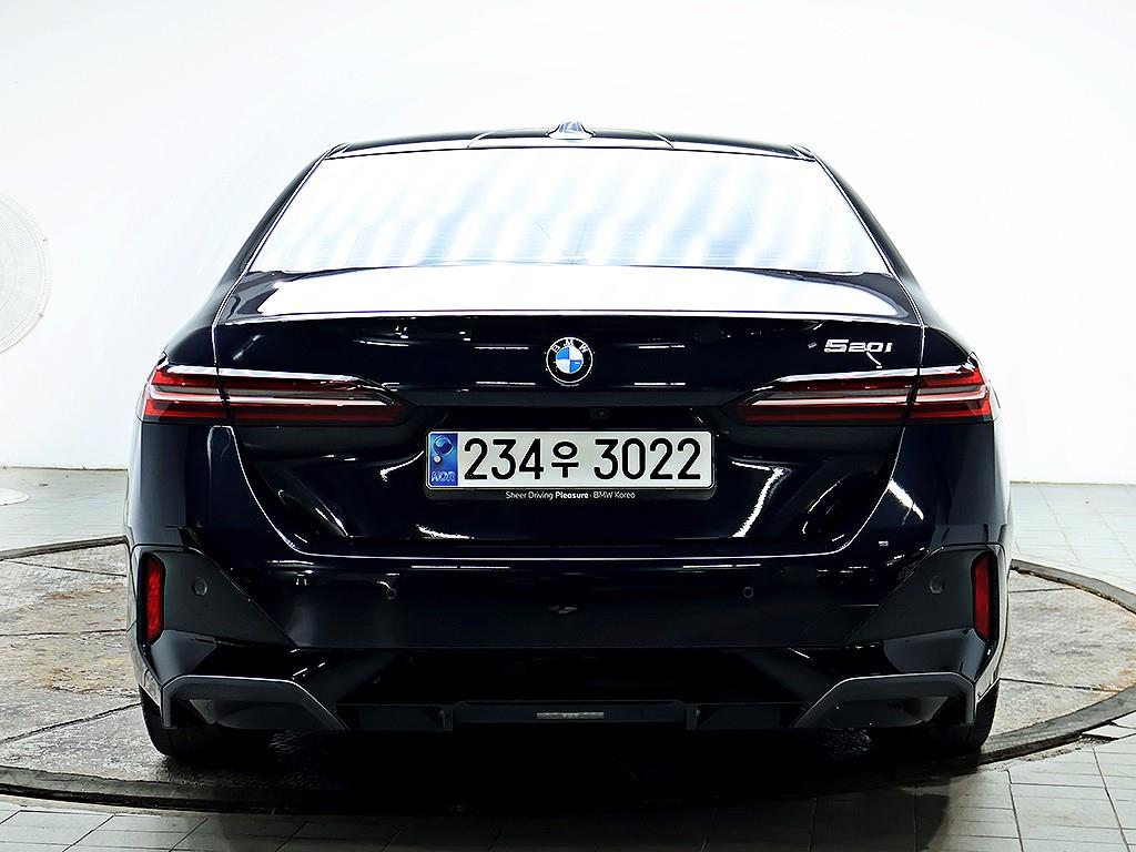 BMW 5 Series - Vista 3