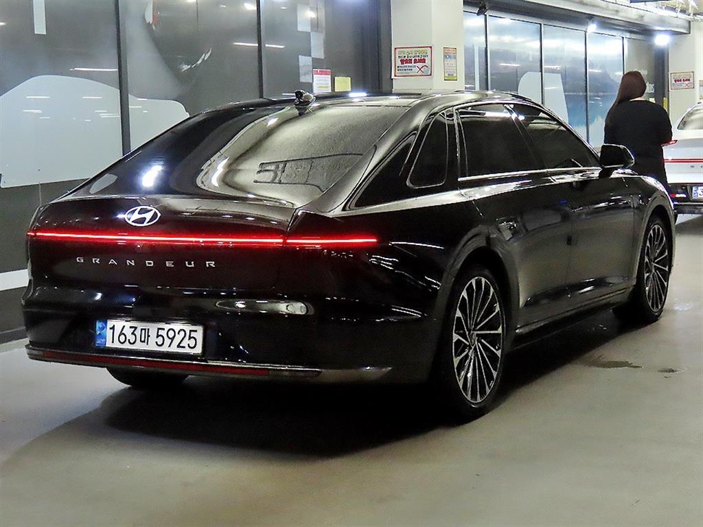 HYUNDAI Grandeur - Vista 6