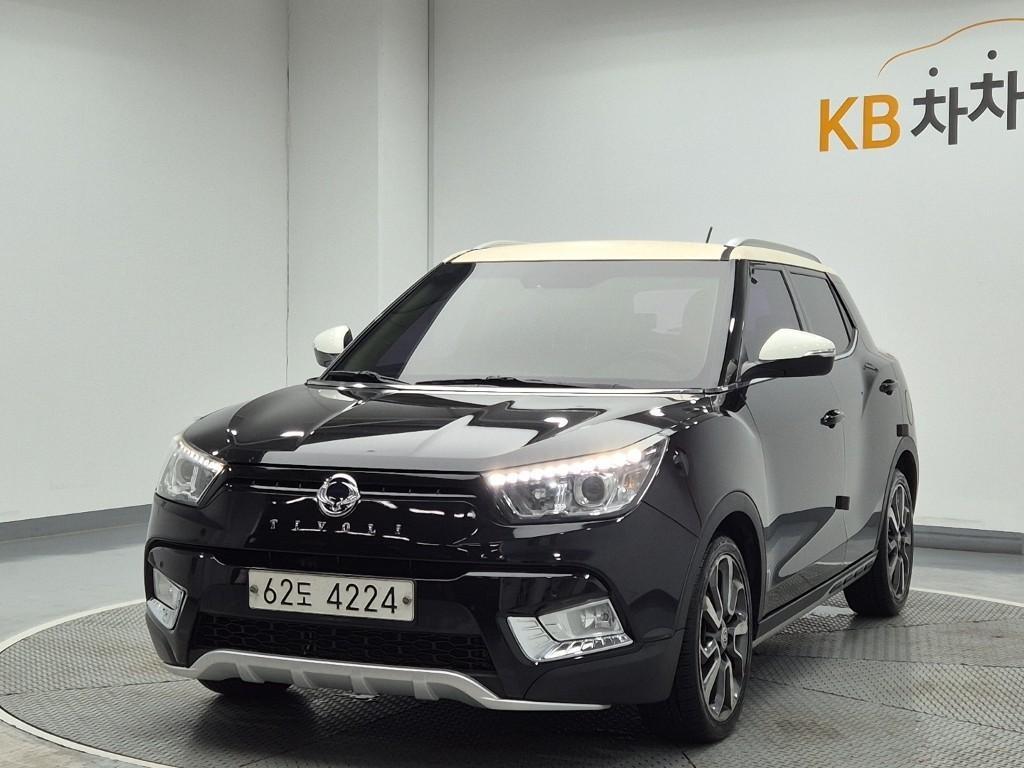 Ssangyong Tivoli 2015 Negro - Importación desde Corea - HF Imports Iquique - Foto 1