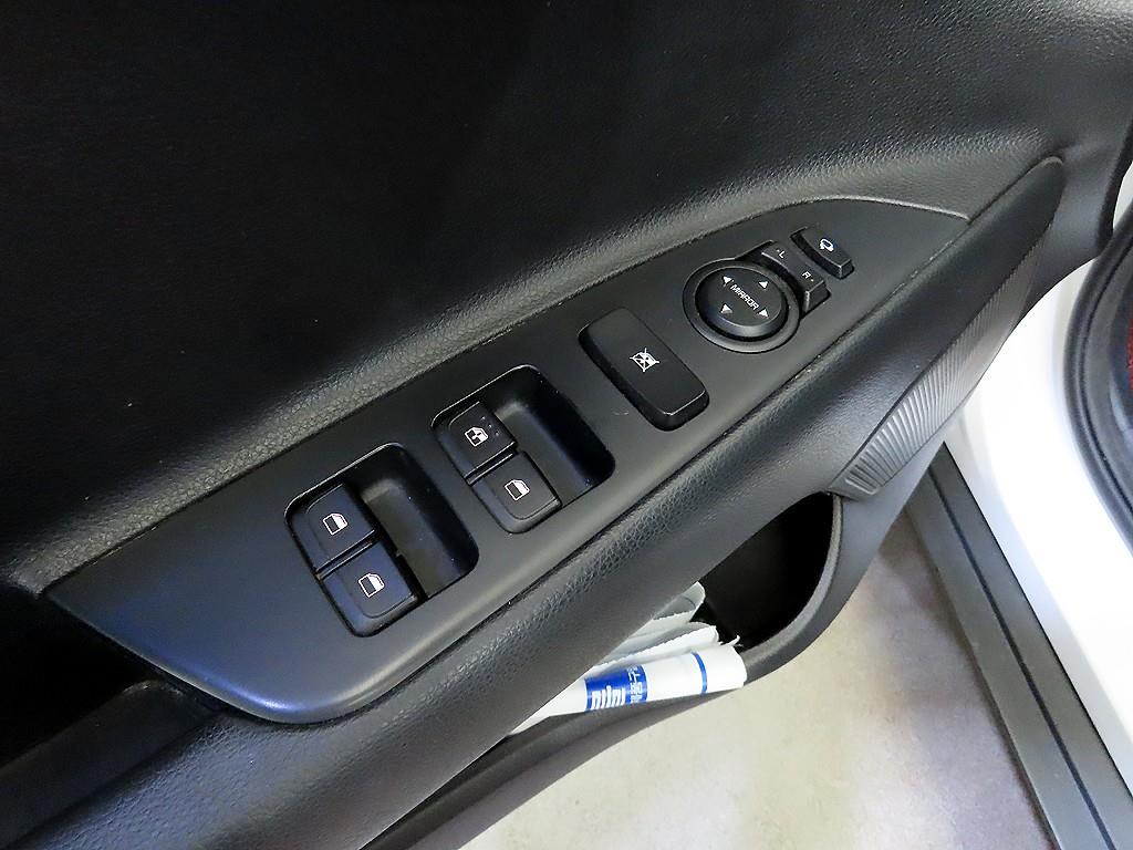 KIA Stonic 2019 Blanco - Importación desde Corea - HF Imports Iquique - Foto 15