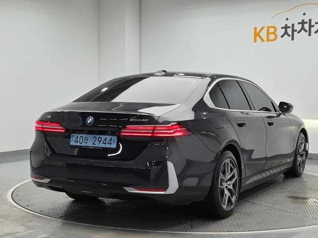 BMW i5 - Vista 3