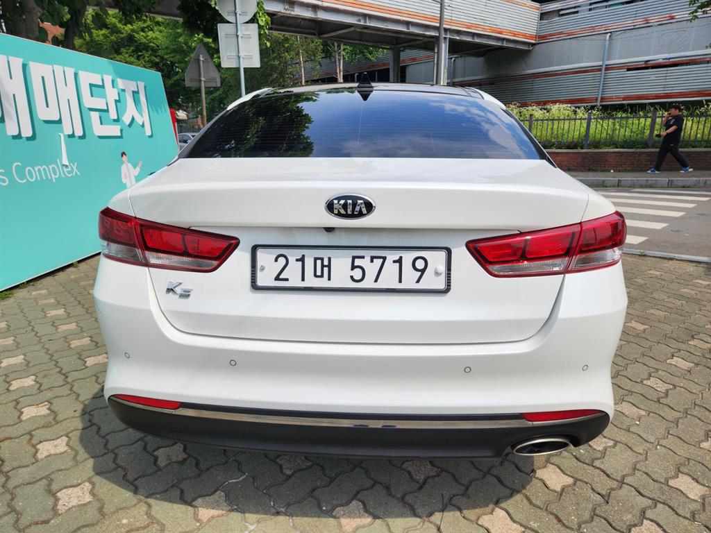 KIA K5 - Vista 6