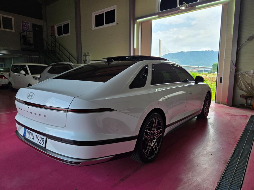 HYUNDAI Grandeur - Vista 6