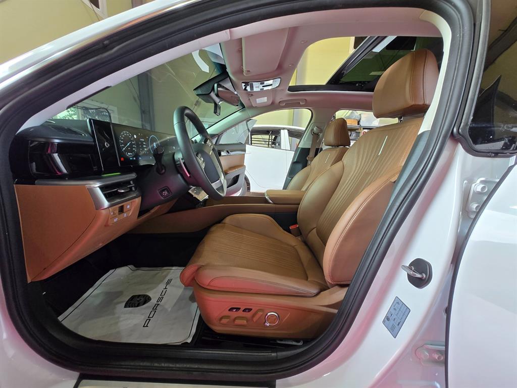HYUNDAI Grandeur - Vista 11