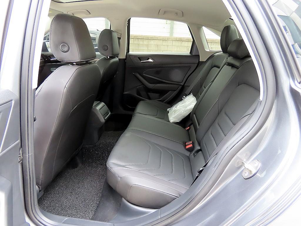 Volkswagen Jetta - Vista 8