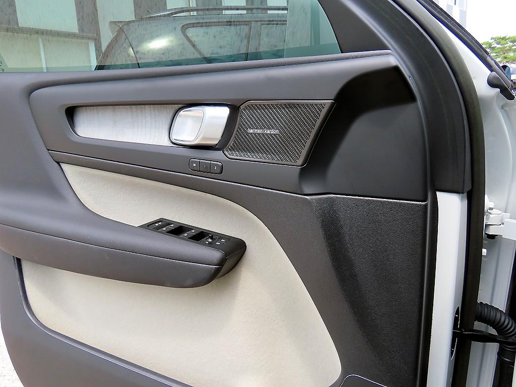 Volvo XC40 2022 - Importación desde Corea - HF Imports Iquique - Foto 13